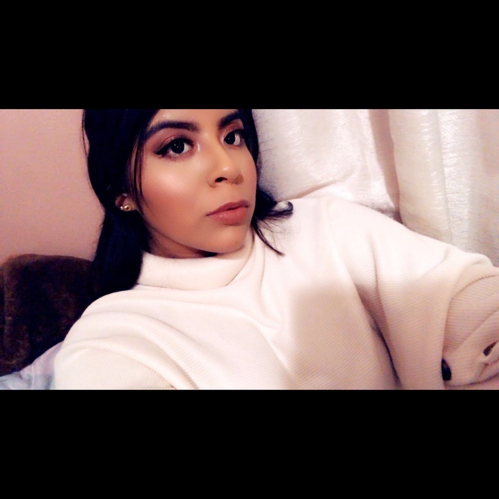 Meet your Posher, Alejandra